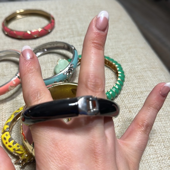 Lot of bright colored bangles! - Picture 9 of 10